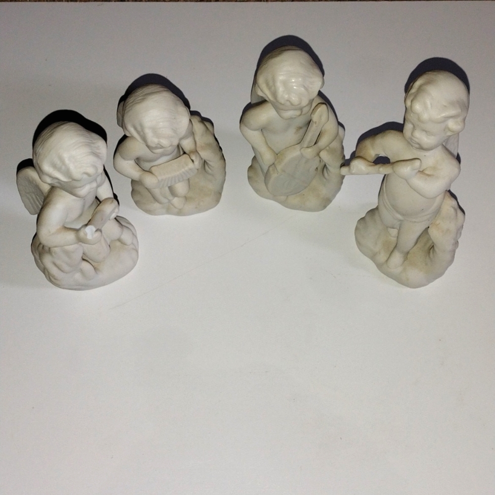 Vtg - Set of 4 Angel Figurines